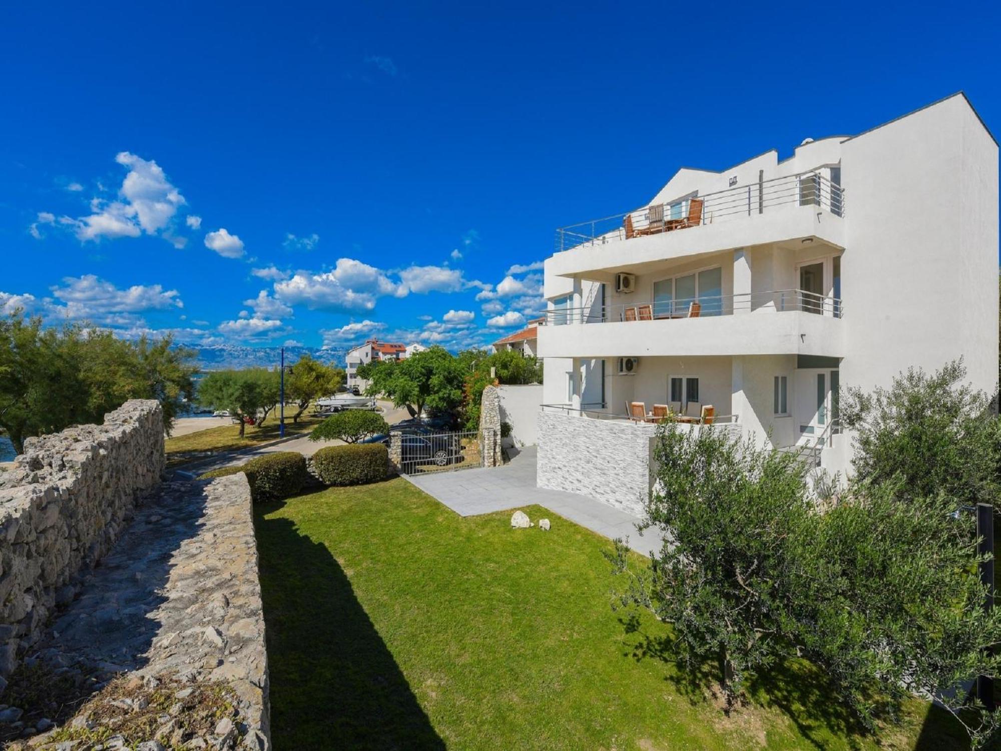 Modern Villa In Nin With Terrace Εξωτερικό φωτογραφία